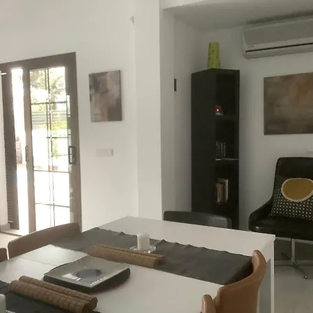 Modern With Sea Views Vila *