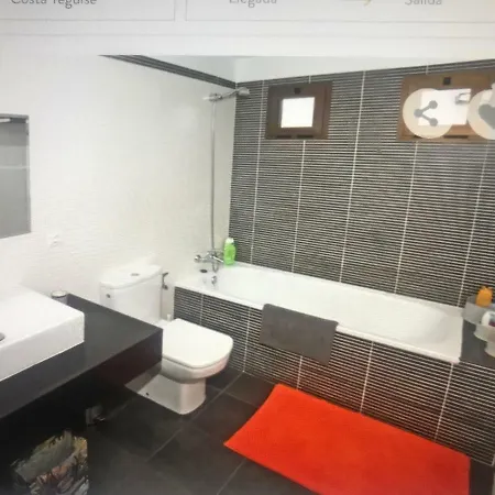 Modern With Sea Views Vila *